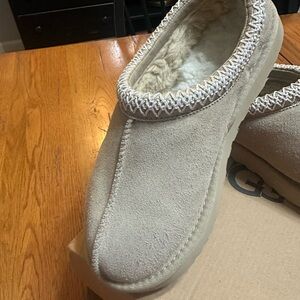 UGG Women’s Tasman Slippers Size 8